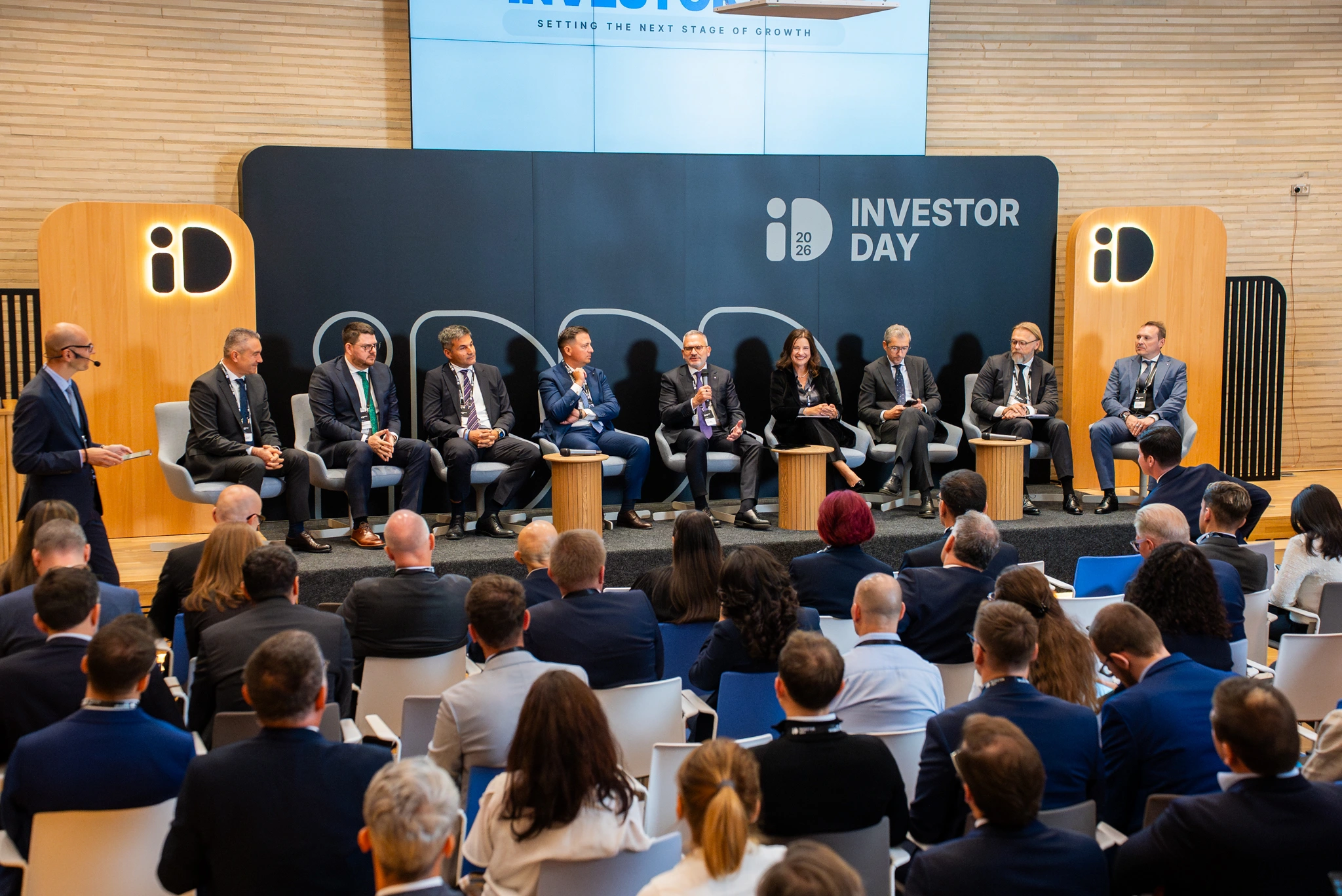 BT Investor Day 2026: 200 de participanți din aproape 20 de țări și o țintă de 100 de miliarde de euro BT Investor Day 2026: 200 de participanți din aproape 20 de țări și o țintă de 100 de miliarde de euro